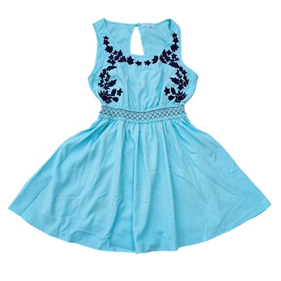 Blue Skater Dress Size S Jun&Ivy Sleeveless Floral Embroidery Keyhole Fit Flare - Picture 8 of 8